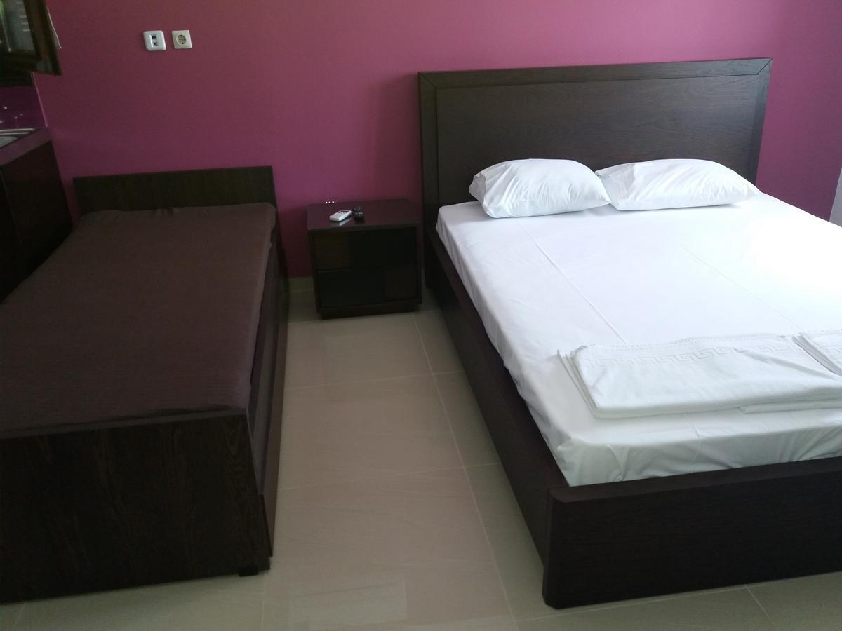 Manos Apartments อายิโอสนิโกลาโอส ภายนอก รูปภาพ